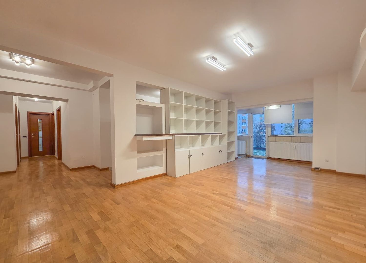 Apart 3 camere birouri stradal Bulevardul Unirii colt Nerva Traian - Poză 2