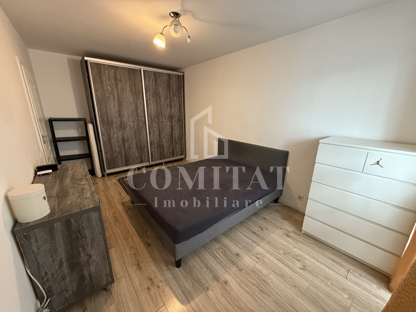 Apartament cu 2 camere | Garaj | Etaj Intermediar | Zona Metro - Vivo - Poză 1