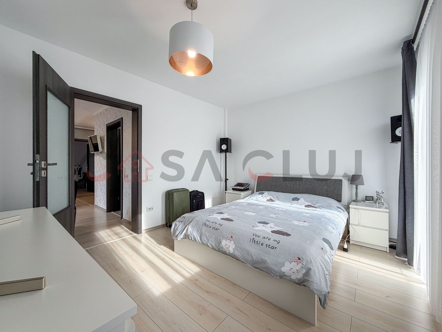 Apartament cu 3 camere in zona restaurant Rod, Europa - Poză 1