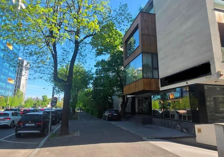 Showroom/Spatiu Comercial Spectaculos vis a vis One Eliade Floreasca - Poză 1