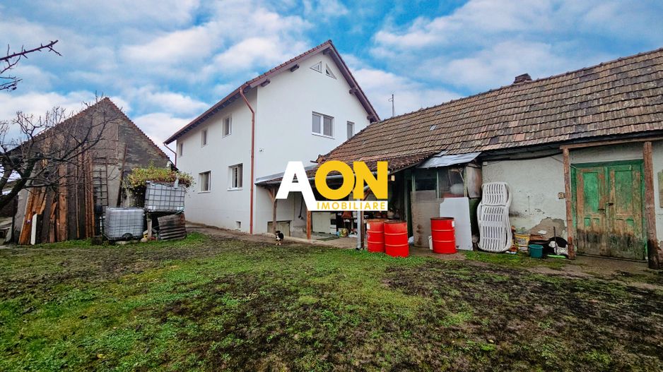 Casa cu doua corpuri, 5 camere, 1580 mp teren, Dealul Furcilor - Poză 1