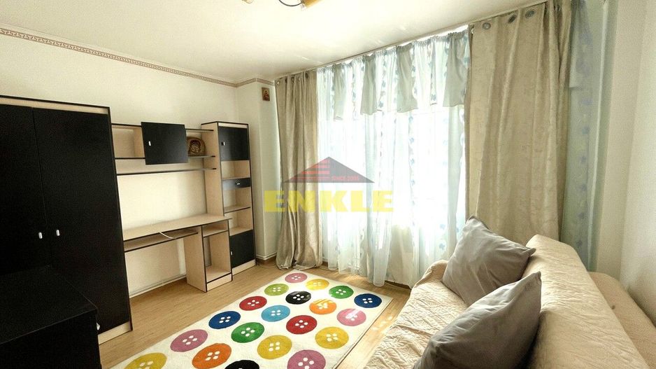 Apartament cu 4 camere de închiriat, etaj 3 - Poză 1