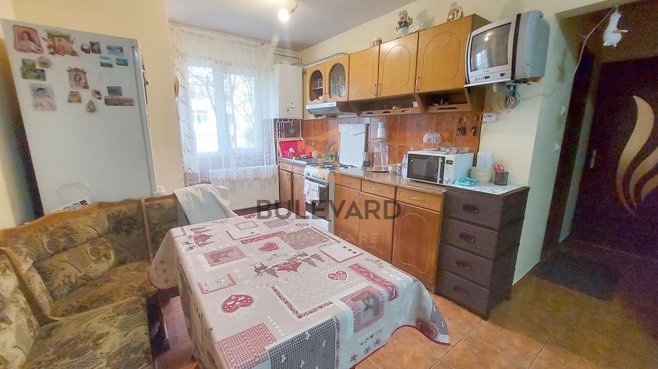 Apartament cu 3 camere decomandate, zona strazii Parang! - Poză 5