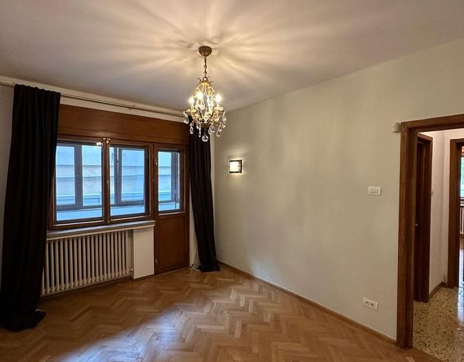 De inchiriat spatiu/ apartamnet 3 camere pe strada Roma - Poză 10