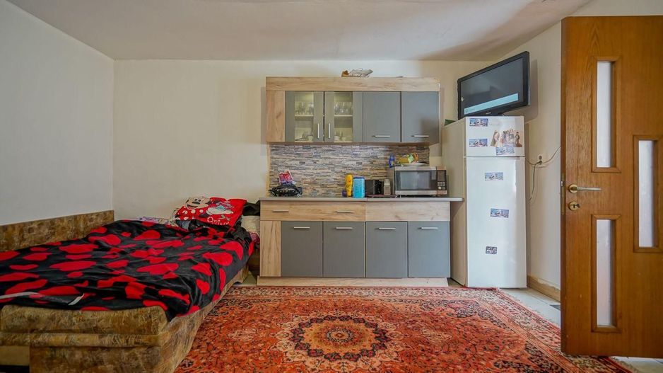 Casă bătrânească cu 3 camere la vânzare - Sânpetru - Poză 6