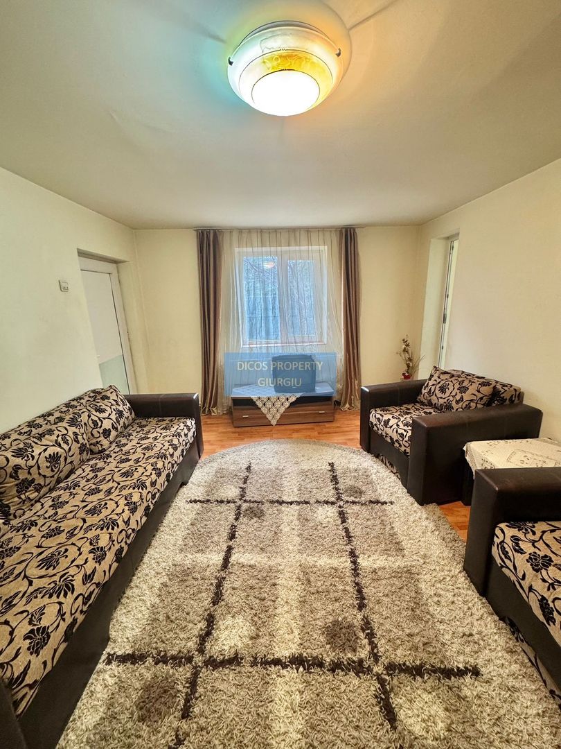 De vânzare casă cu 4 camere, garaj - Poză 2