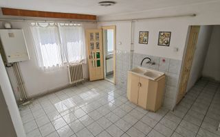 Apartament 2 camere decomandat 40 mp Simeria - Poză 2