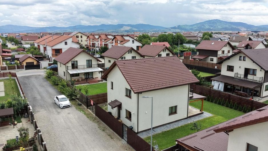 Casă single de vânzare - Cartier Izvor - Poză 1