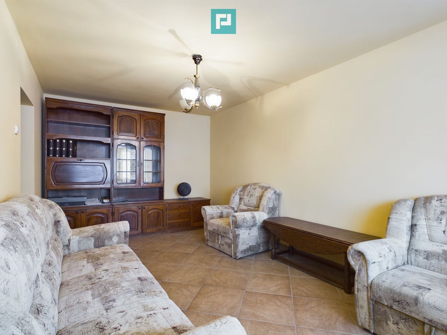 Apartament cu 3 camere, etaj intermediar - Poză 3