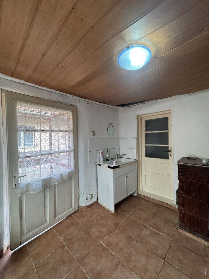 De vânzare Casă în Grădiște, curte + grădină proprie generoasă Arad - Poză 5