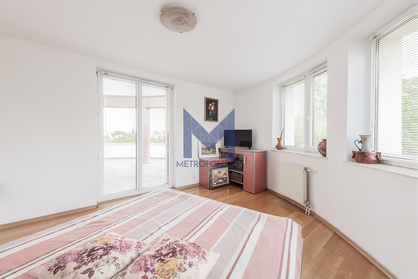 Vilă cu 1.350 mp teren în mijlocul orașului Grădina Botanică - Poză 15