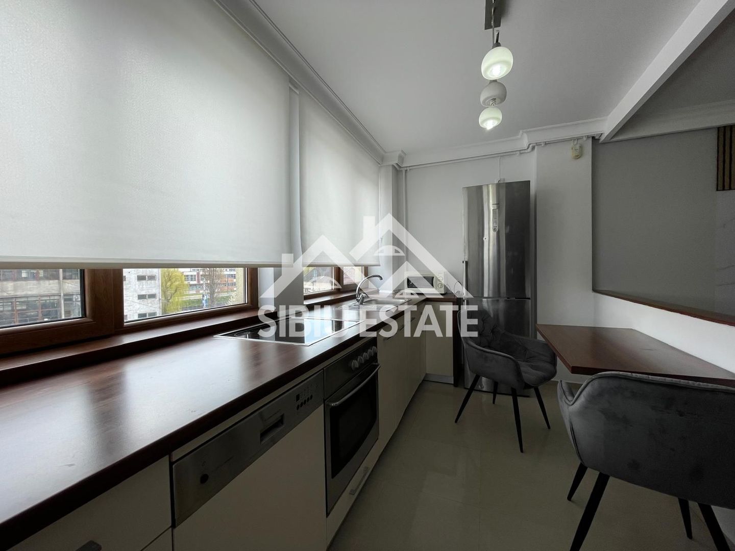 Apartament de inchiriat central 2 camere, parcare subterana Sibiu - Poză 16