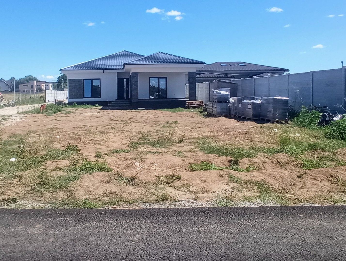 CASA INDIVIDUALA DOMNESTI, 4 CAMERE, INCALZIRE PARDOSEALA, COMISION 0% - Poză 1