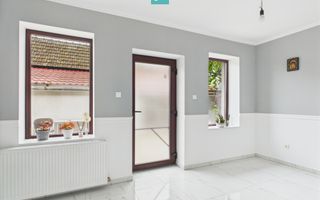 Casă Individuală cu spațiu comercial - Variaș - Poză 7