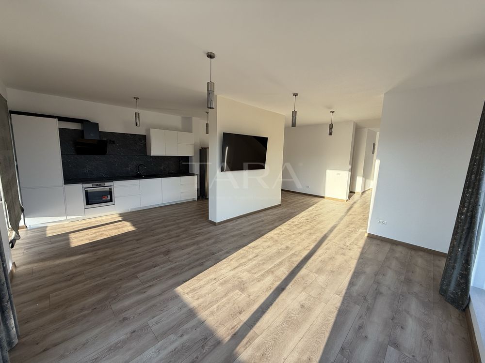 Casă cu 5 camere - Poză 1