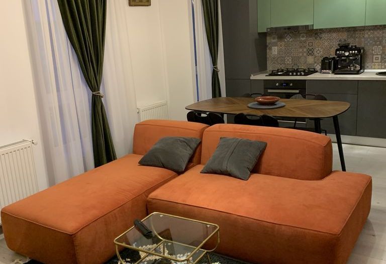 Studio premium de închiriat/Tractorul/Mobilat/Parcare subterană - Poză 1