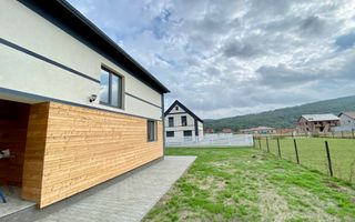 Casa intabulata, finisata LA CHEIE- Talmaciu, zona cu peisaj superb - Poză 12