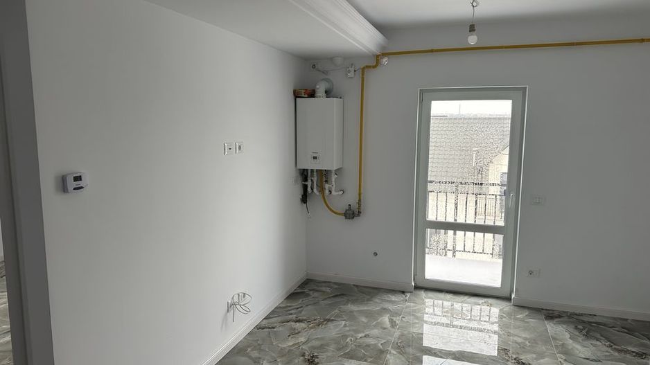 Apartament nemobilat de inchiriat - Poză 2