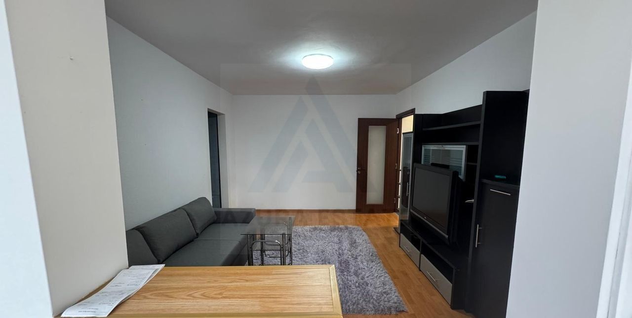 Apartament renovat 3 camere 2 dormitoare pivnita in zona Mihai Viteazu - Poză 3