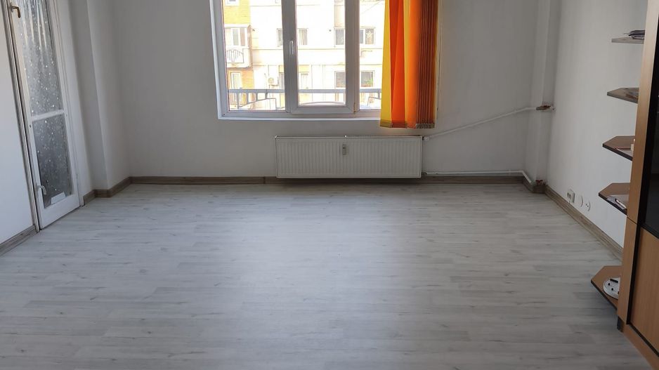 APARTAMENT LUMINOS METROU PIATA MUNCII - Poză 1