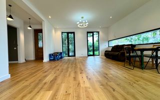 Vila cu 5 camere // * 565 mp gradina* // Tunari - Poză 9