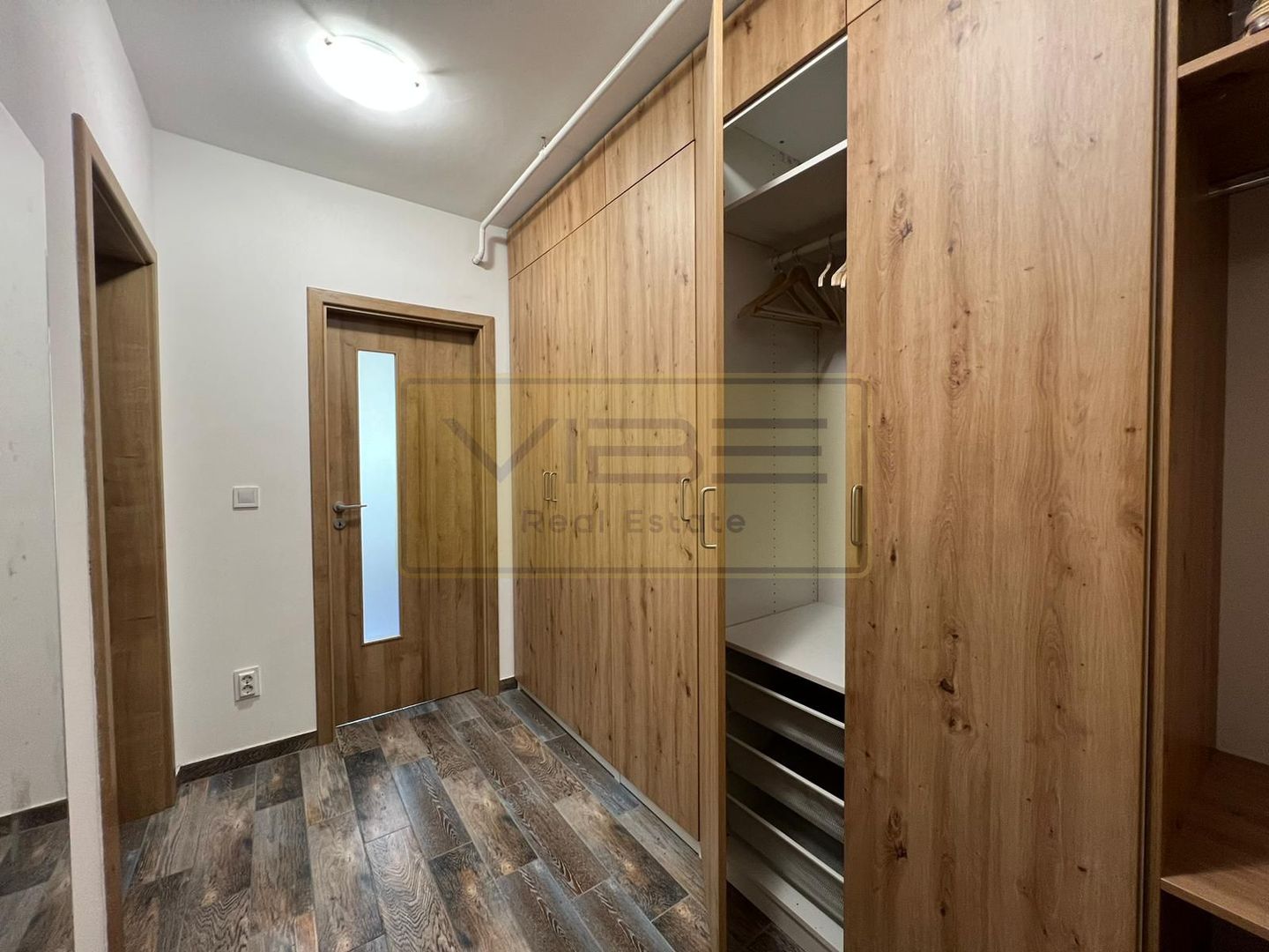 Apartament 2 dormitoare + living Podu Ros - Poză 7