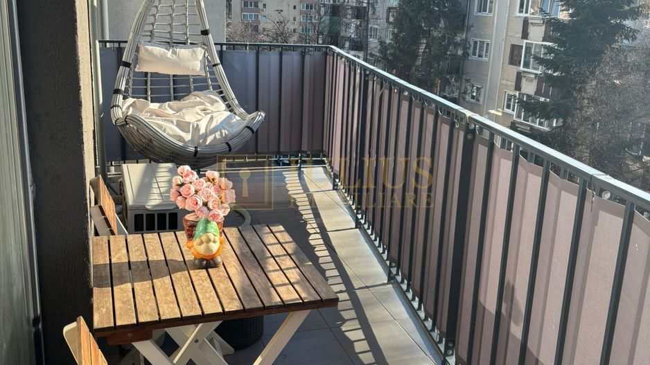 Uranus Plaz- Soarelui, centrala proprie, loc parcare privat. - Poză 14