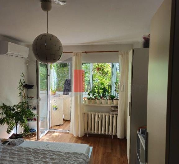 Vânzare apartament 3 camere Bd. Obregia - Poză 1