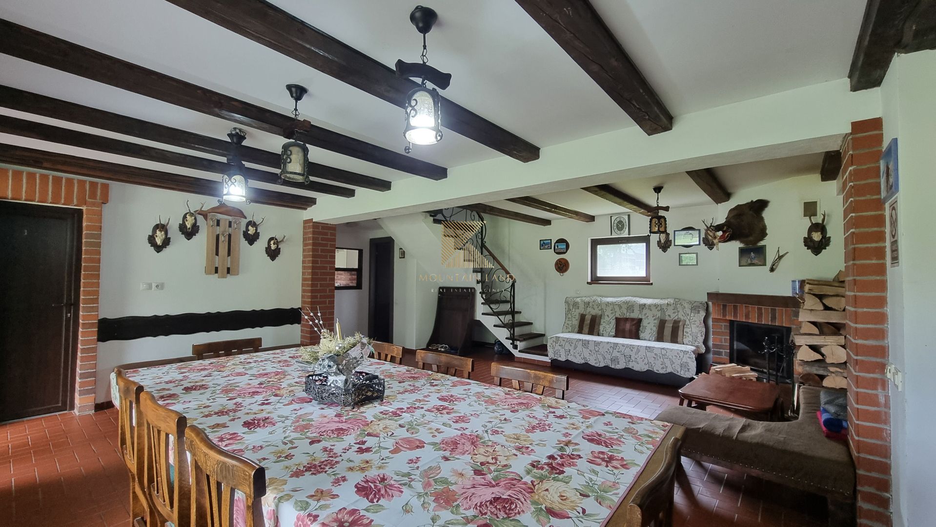 Complex turistic și proprietate deosebită de vânzare în Valea Dobârlău - Poză 8