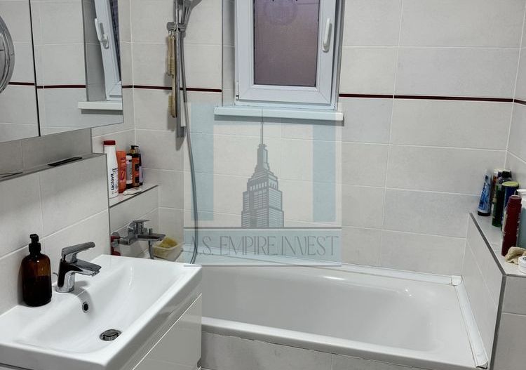 Apartament 3 Camere . 2 bai, 2 balcoane-zona Triaj/Brasov - Poză 4