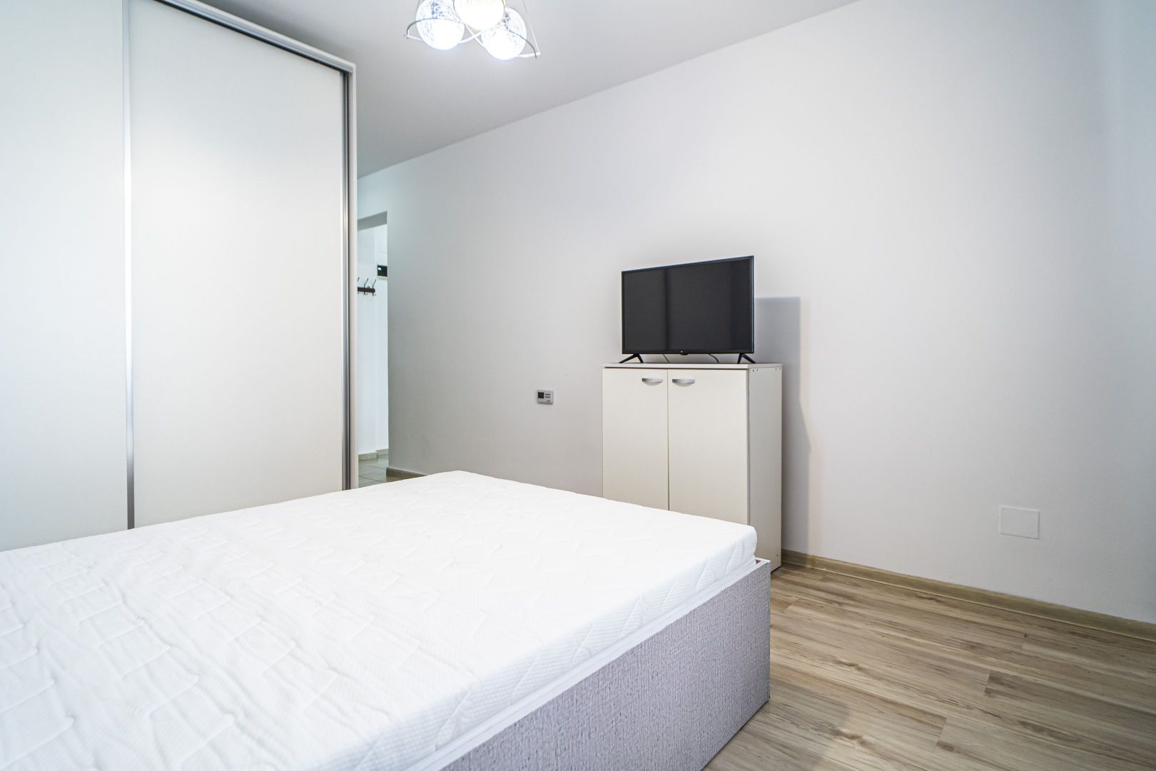 Garsoniera, 36 mp, mobilata-utialta, etaj 4, langa Penny Market- Rezervelor - Poză 6