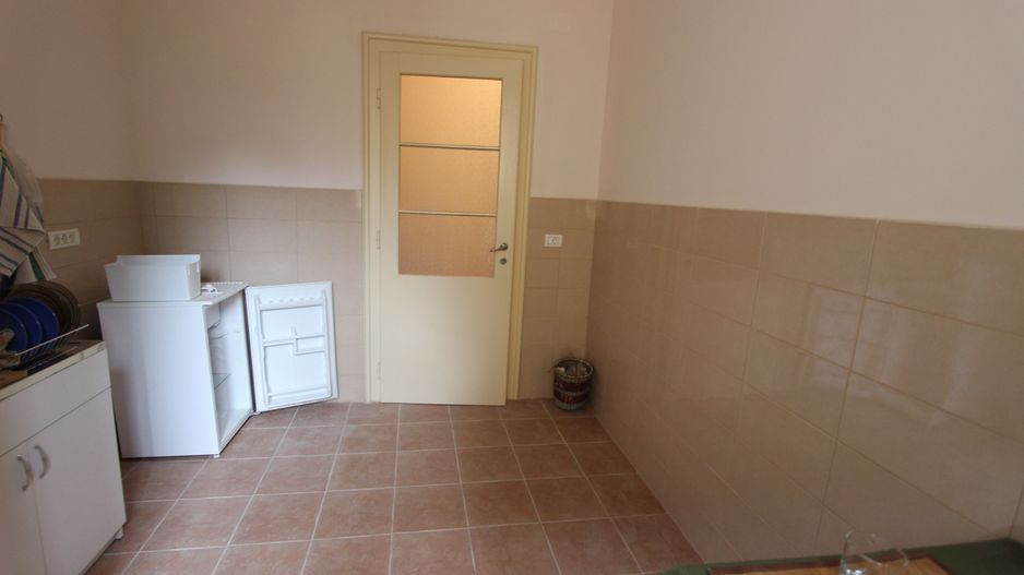 Apartament spatios 3 camere,zona medicina cu garaj si boxa - Poză 10