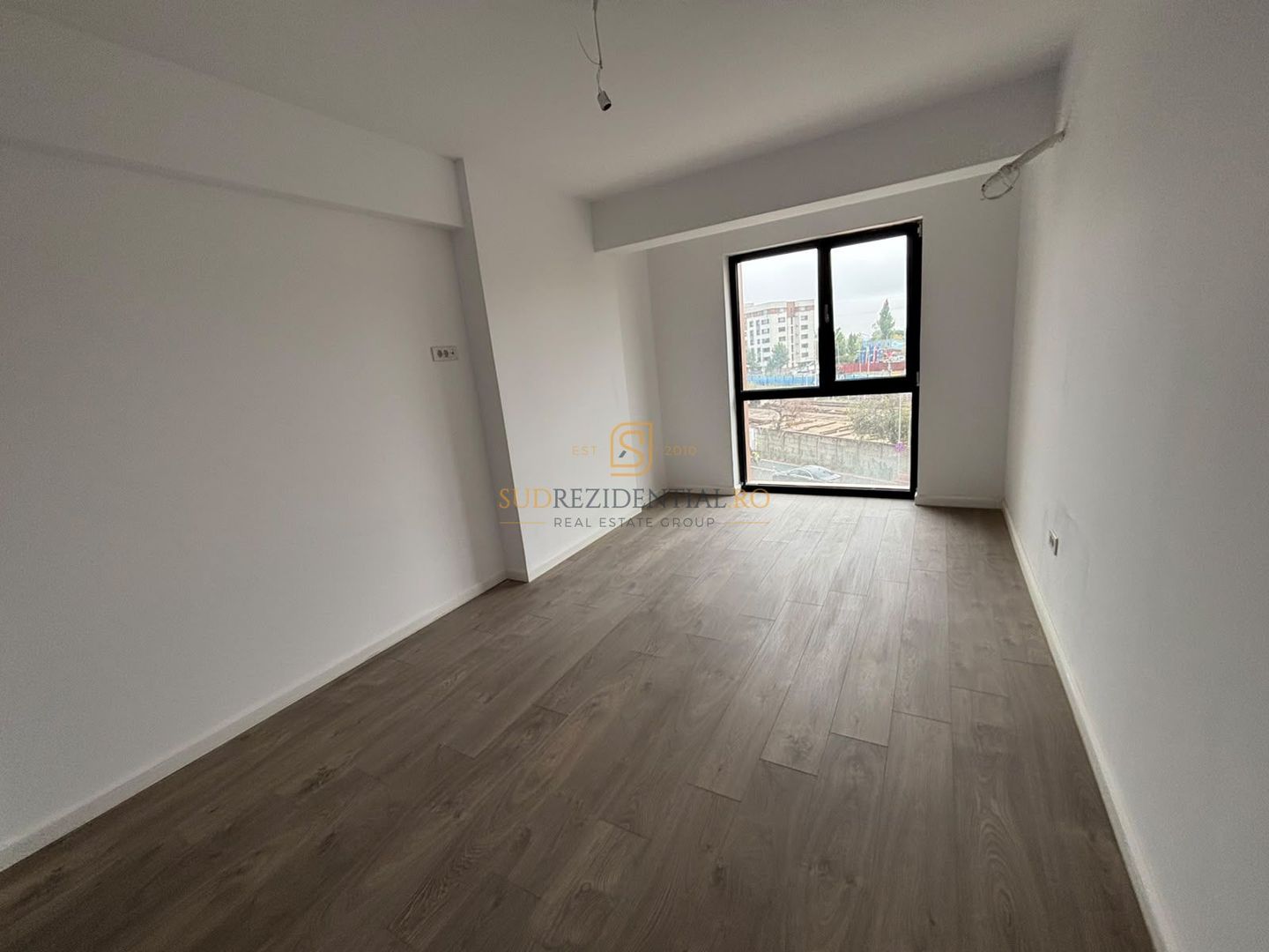 Apartament 2 camere decomandat, nemobilat, metrou Berceni - Poză 3