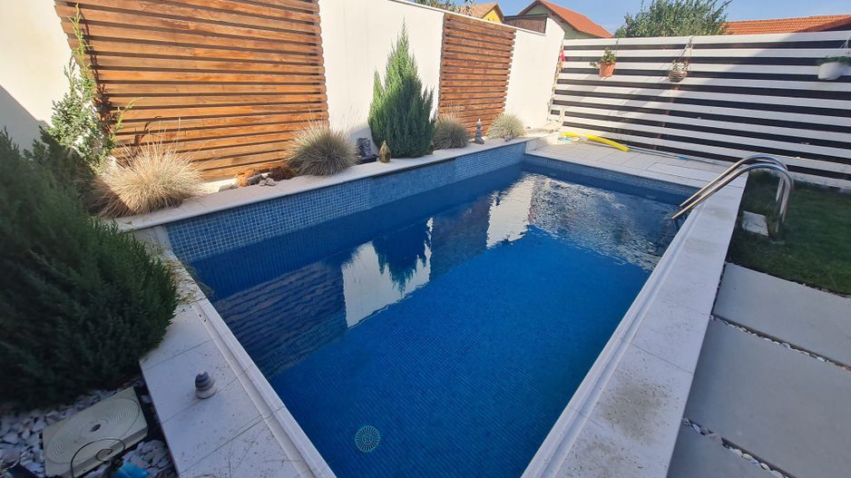 Duplex minimalist cu piscina - Poză 1