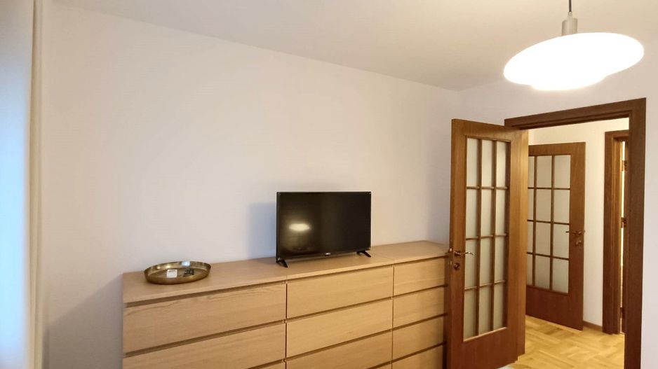 Inchiriem 2 camere complet renovat si mobilat zona 1 Mai - Poză 11