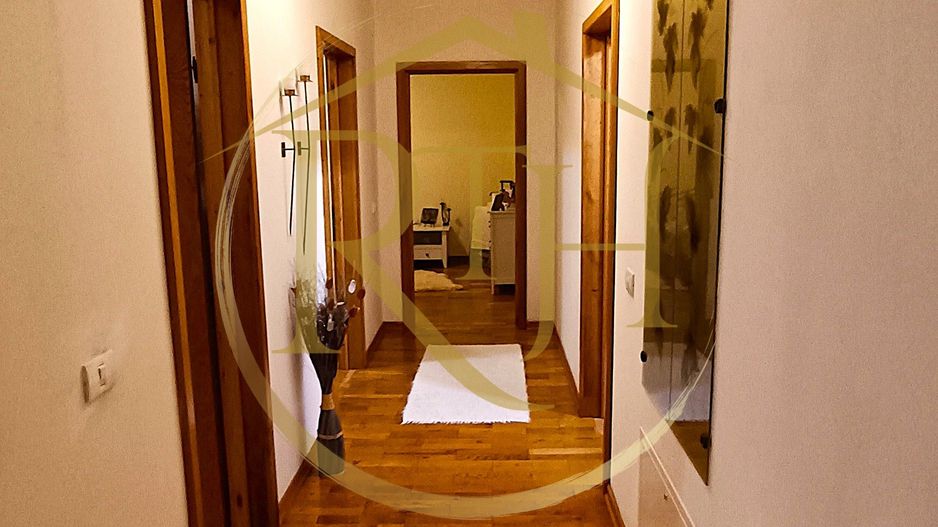 Vand vila  5 camere construita cu materiale premium in Giroc, pret 185000 euro - Poză 16