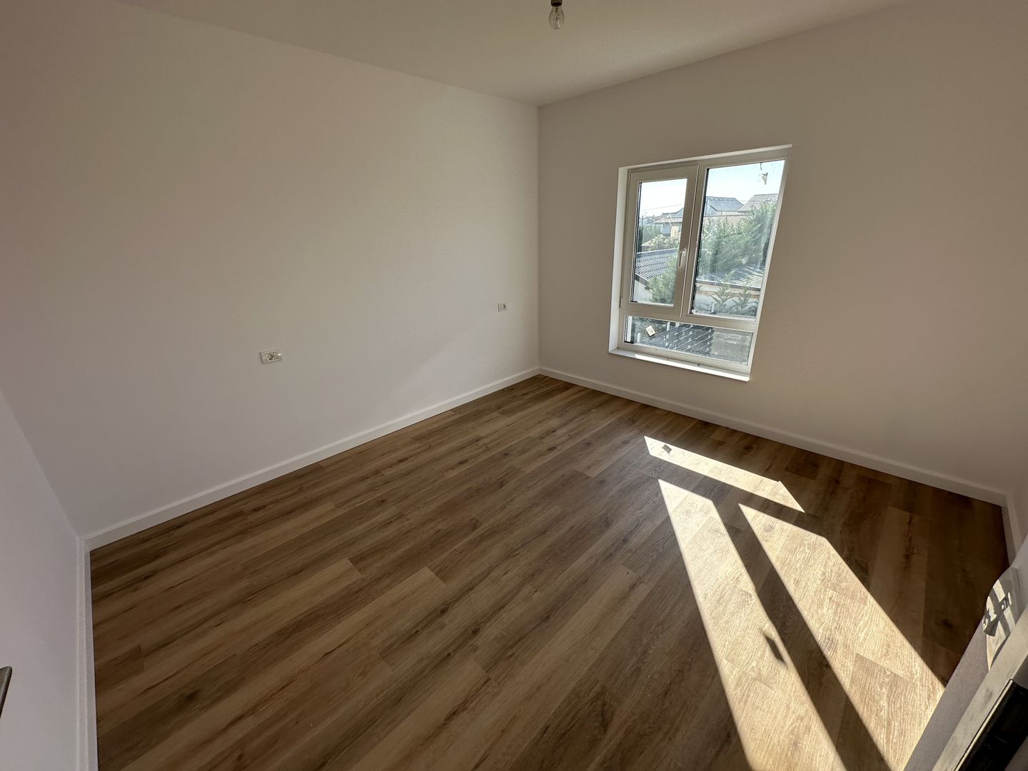 Duplex despartit prin spatiu tehnic - Poză 15