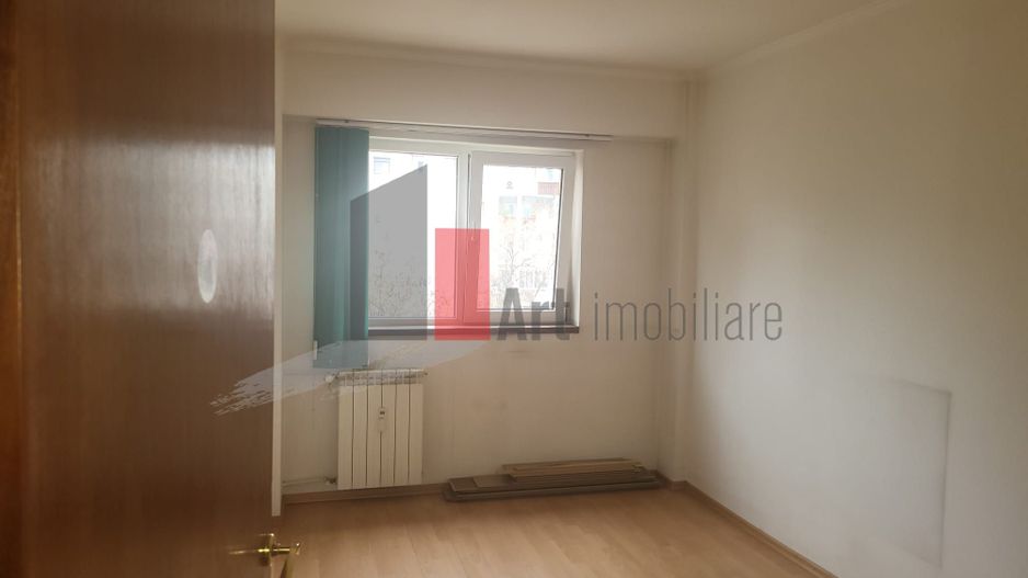 Apartament 3 camere decomandat - Poză 5