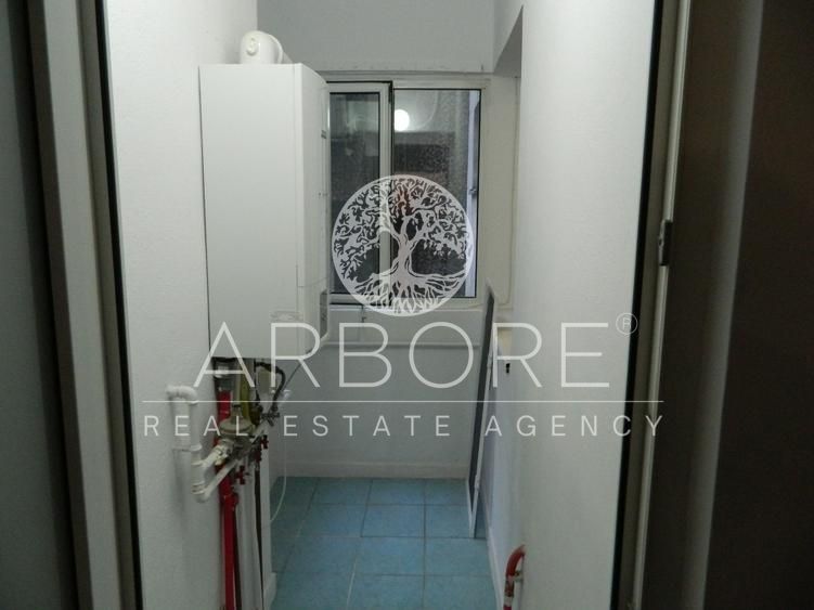 Apartament lux, zona Piata Victoriei, 4 camere , 2 bai, centrala termica  terasa - Poză 10