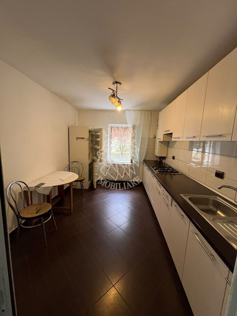 Apartament decomandat 3 camere-parcare-parter-Zona Imparatul Traian - Poză 3