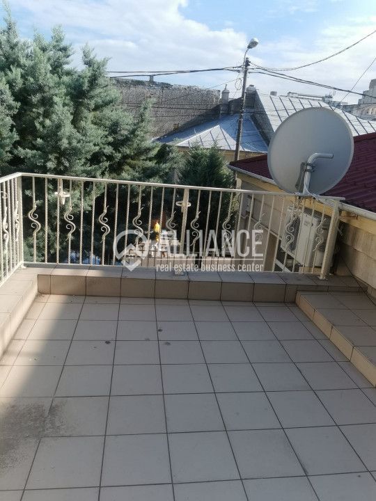 STADIONUL FARUL(COD03) - Vila cocheta si curte frumoasa ! - Poză 2