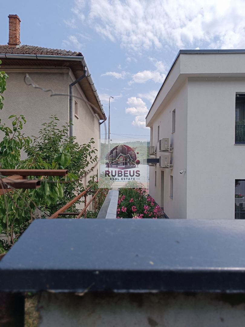 Casă solidă în Orșova, S+P+E, 220 mp, teren 284 mp - Poză 53