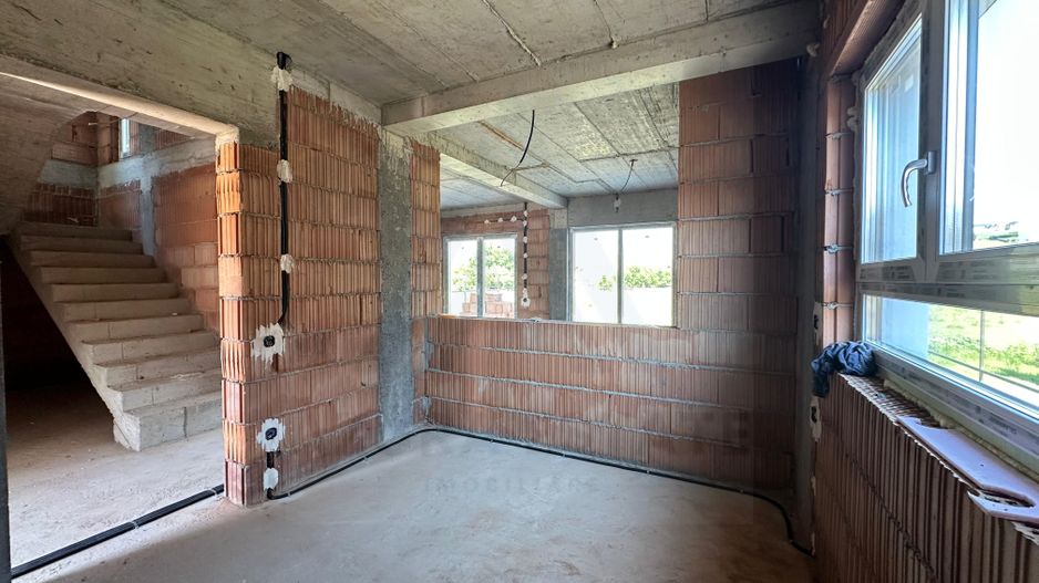 Casă tip duplex curte 350 mp 120 mp utili terasa 22 mp Sura Mare - Poză 18