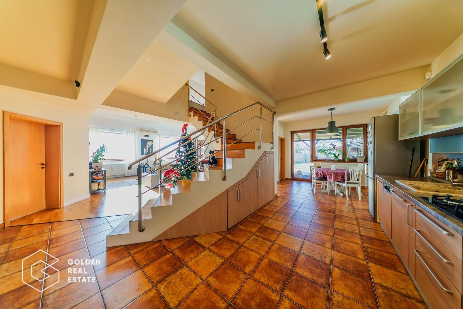 Vila 5 camere, gata de mutare, teren 700 mp, strada privata- Gradiste - Poză 10