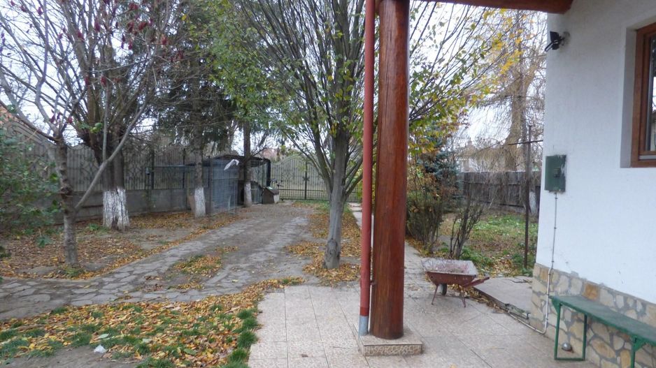 Proprietate deosebita - casa cu curte si livada - Poză 31