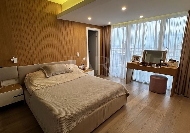 Penthouse spectaculos, 210mp utili, 260 mp terase, 2 parcari subterane - Poză 5