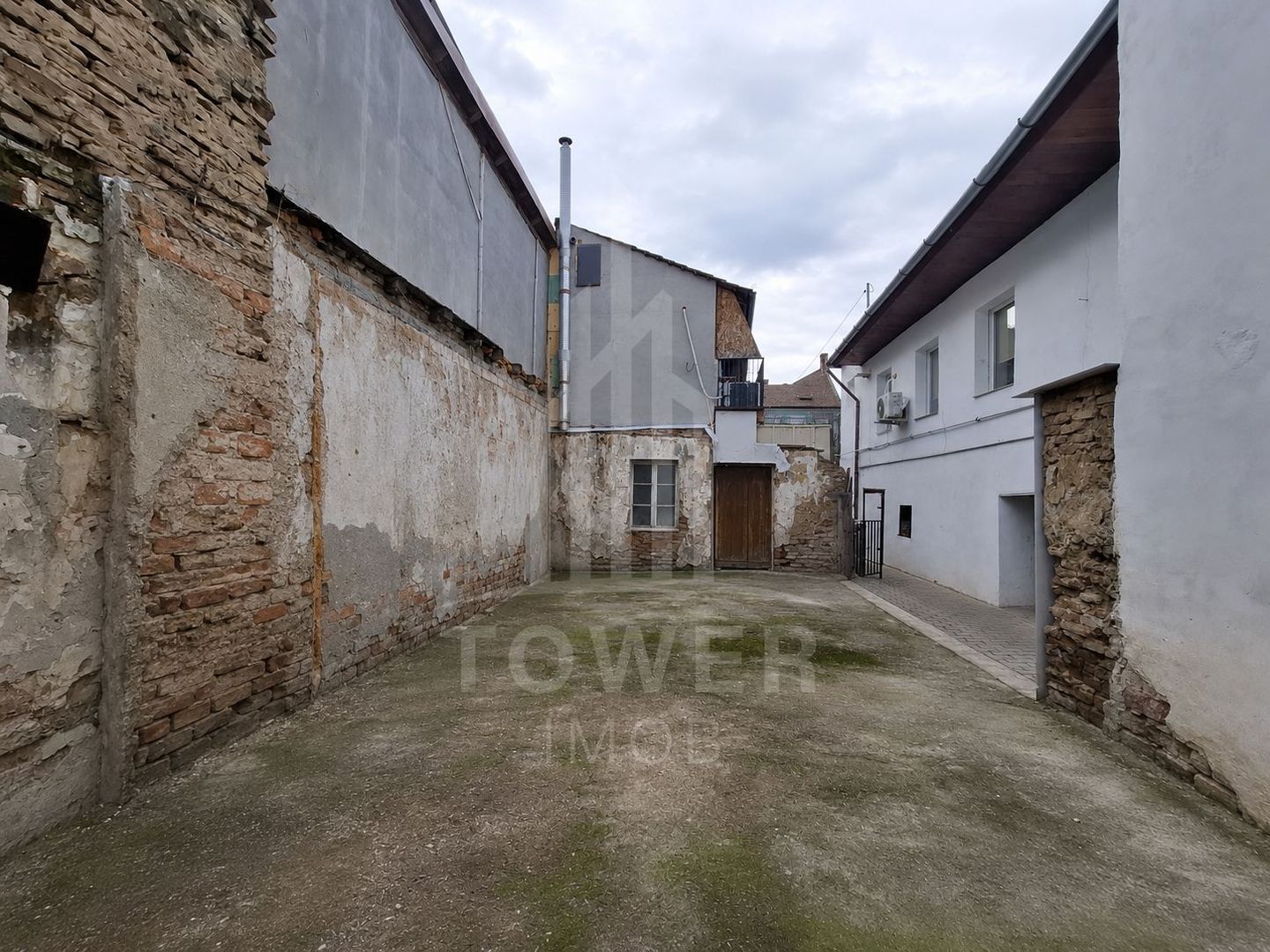 De vânzare teren cu proiect de reconstrucție apartament – zonă centrală - Poză 12