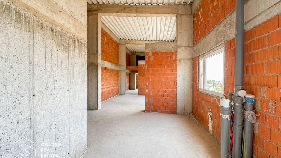 Penthouse cu potential exceptional, la rosu, 170mp, mansardabil pana la 300mp - Poză 4