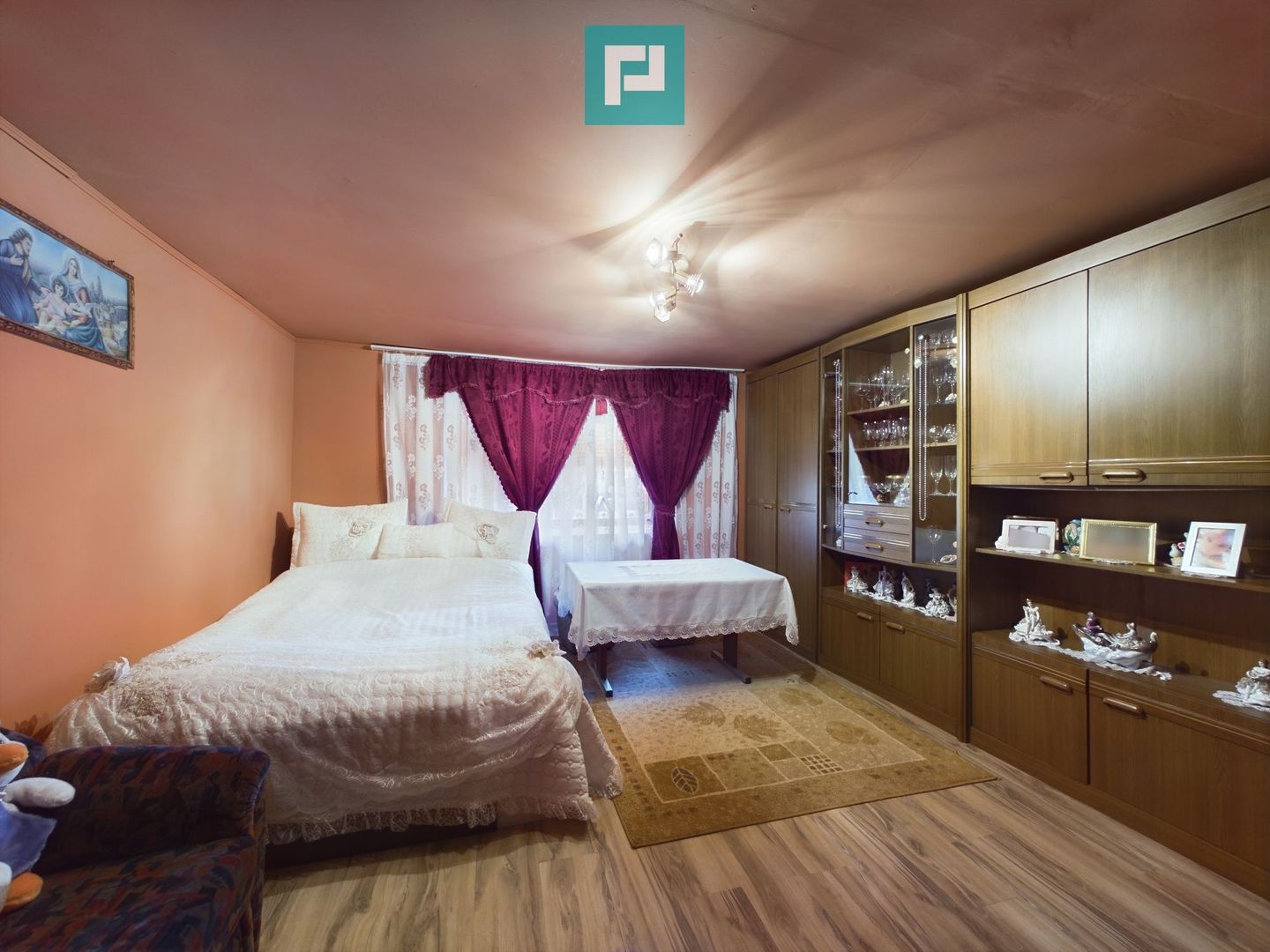 Casă cu front stradal generos Șeitin, județul Arad - Poză 4