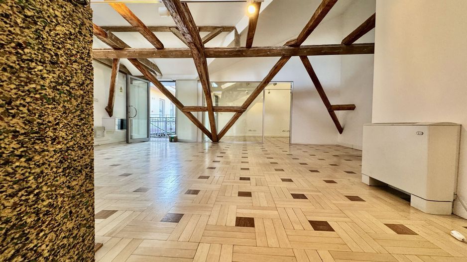 Spațiu Birou în imobil istoric recondiționat - Poză 20
